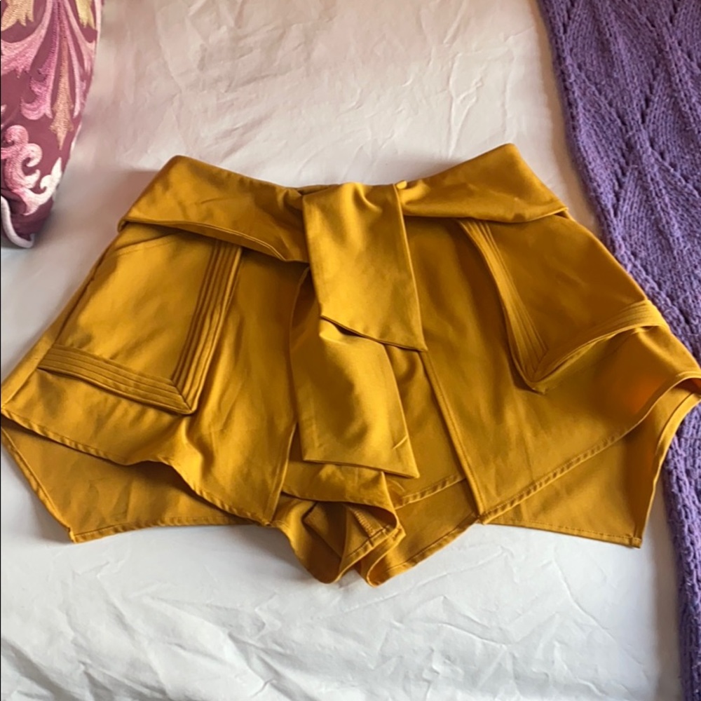Runway the Label Women’s skirt / short